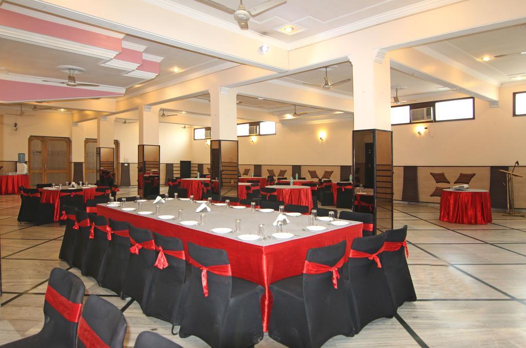 Le Grand Hotel Haridwār Exteriör bild