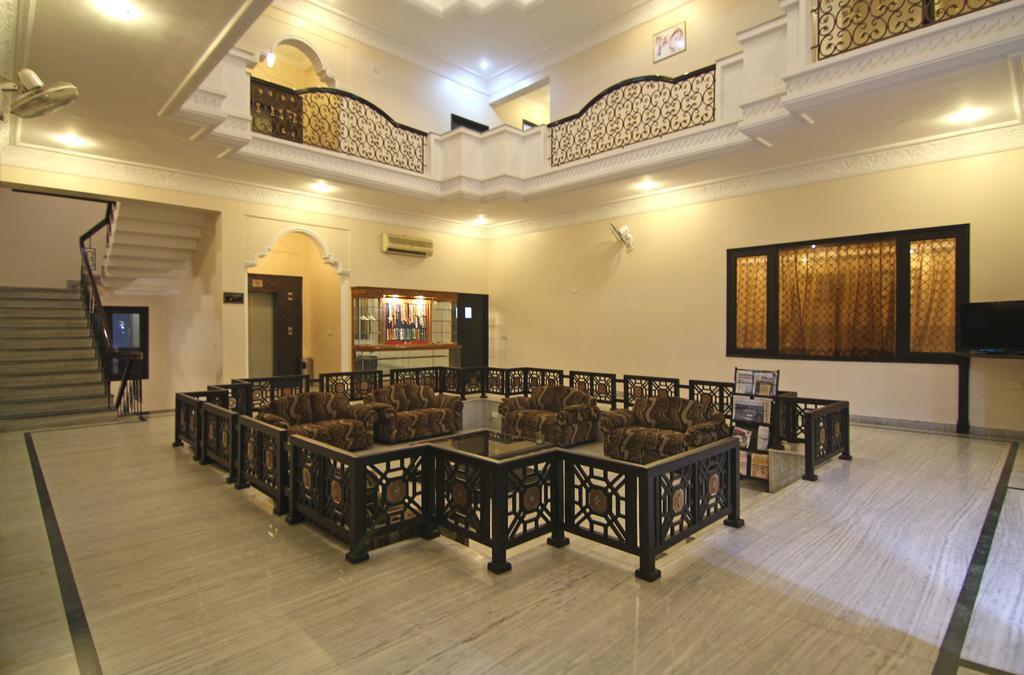 Le Grand Hotel Haridwār Exteriör bild